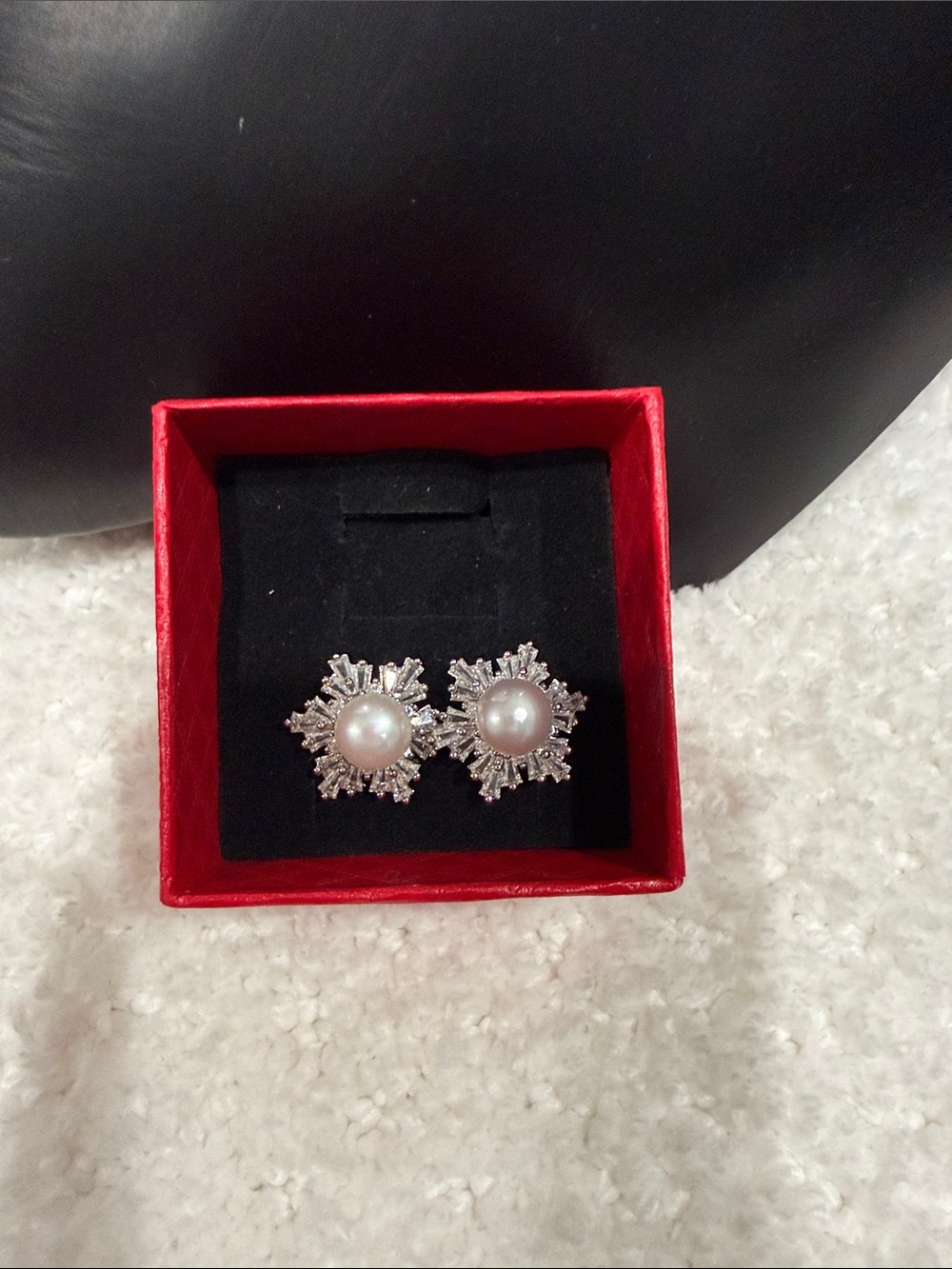 Classic Pearl and Crystal Snowflake Stud Earrings - White Pearls